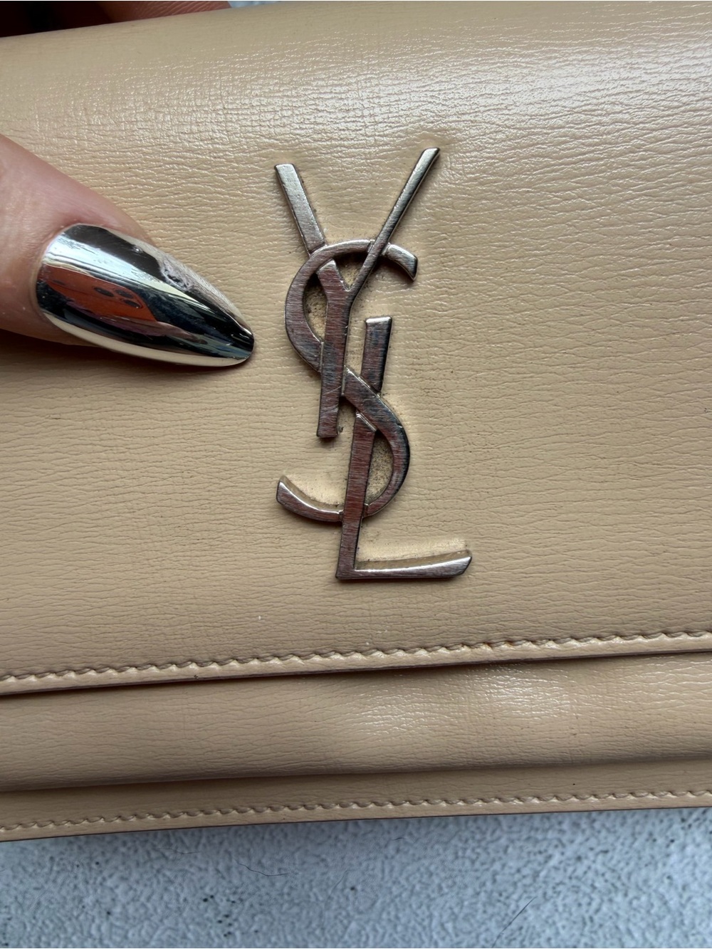 Saint Laurent Beige Monogram leather bag - Picture 3 of 16